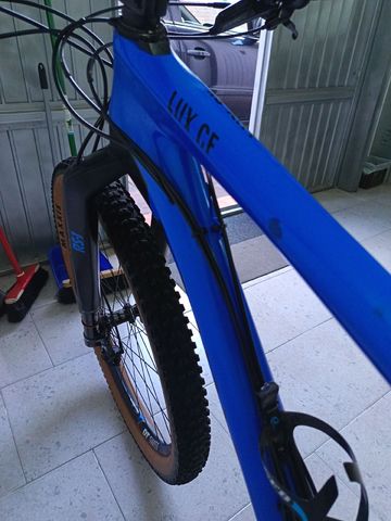 Canyon LUX CF 2019 2019 Mountainbike usato, Blu — immagine 6 di 6