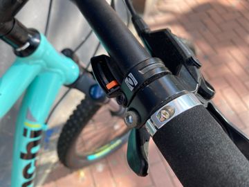 Used Bianchi Duel Shimano Acera 2018 Mountainbike, Blue — image 6 of 8