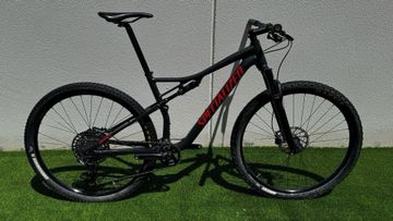 Used Specialized Men's Epic Comp 2018 2018 Mountainbike, Black, 29 — image 1 of 7