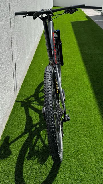 Used Specialized Men's Epic Comp 2018 2018 Mountainbike, Black, 29 — image 6 of 7