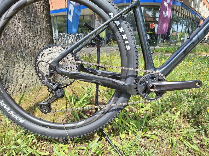Käytetty Giant XTC Advanced 29 1 2022 2022 Mountainbike — kuva 4 / 7