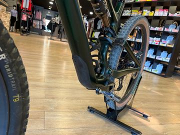 Gebrauchtes Specialized Stumpjumper 15 Pro 2025 2025 Mountainbike, Grün, 29, 27.5 — Bild 10 von 10