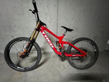 Used Trek Session Other SRAM 2018 Mountainbike, Red — image 2 of 3