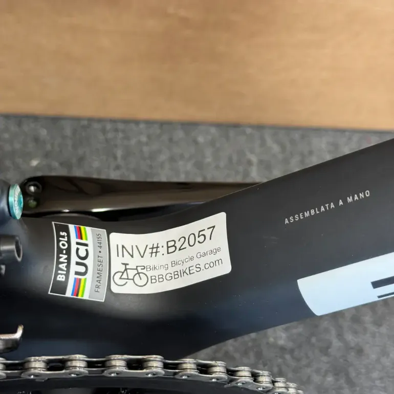 Used Bianchi Oltre Pro Dura-Ace Di2 R9200 Carbon Road Bike-2024 59cm (58cm) 2024 Road & Gravel, Black — image 12 of 13