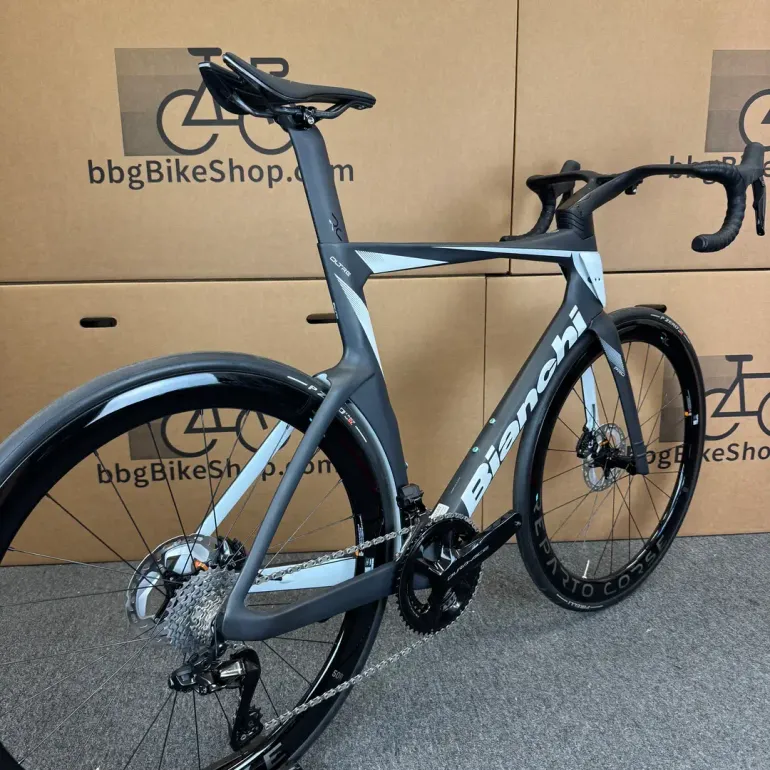 Used Bianchi Oltre Pro Dura-Ace Di2 R9200 Carbon Road Bike-2024 59cm (58cm) 2024 Road & Gravel, Black — image 9 of 13