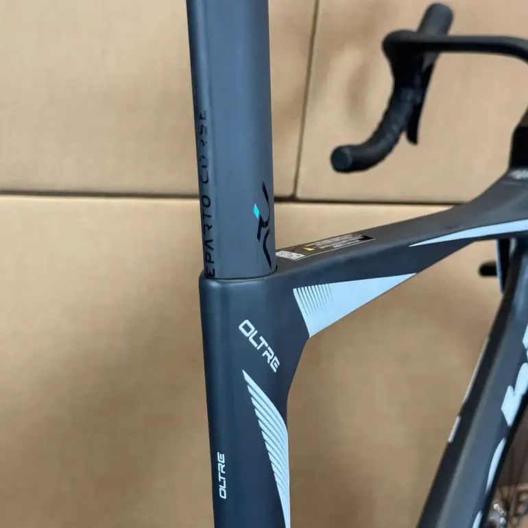 Used Bianchi Oltre Pro Dura-Ace Di2 R9200 Carbon Road Bike-2024 59cm (58cm) 2024 Road & Gravel, Black — image 10 of 13
