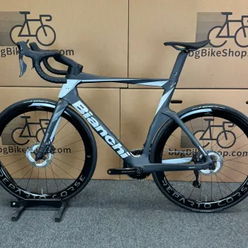 Used Bianchi Oltre Pro Dura-Ace Di2 R9200 Carbon Road Bike-2024 59cm (58cm) 2024 Road & Gravel, Black — image 2 of 13