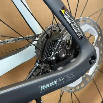 Used Bianchi Oltre Pro Dura-Ace Di2 R9200 Carbon Road Bike-2024 59cm (58cm) 2024 Road & Gravel, Black — image 11 of 13