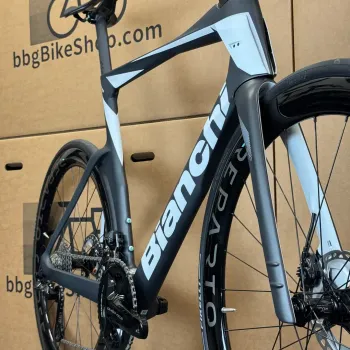 Used Bianchi Oltre Pro Dura-Ace Di2 R9200 Carbon Road Bike-2024 59cm (58cm) 2024 Road & Gravel, Black — image 5 of 13