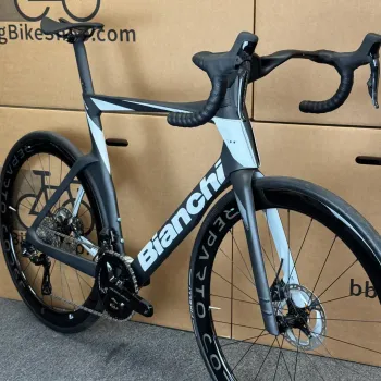 Used Bianchi Oltre Pro Dura-Ace Di2 R9200 Carbon Road Bike-2024 59cm (58cm) 2024 Road & Gravel, Black — image 3 of 13