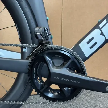 Used Bianchi Oltre Pro Ultegra Di2 12-Speed Carbon Road Bike-2024 (59cm) 2024 Road & Gravel, Black — image 5 of 11