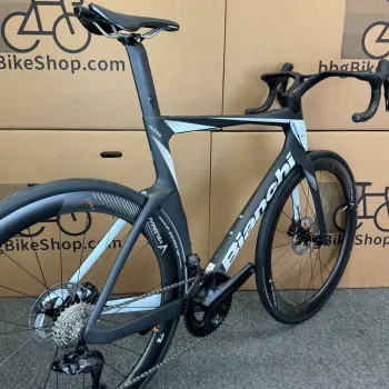 Used Bianchi Oltre Pro Ultegra Di2 12-Speed Carbon Road Bike-2024 (59cm) 2024 Road & Gravel, Black — image 7 of 11