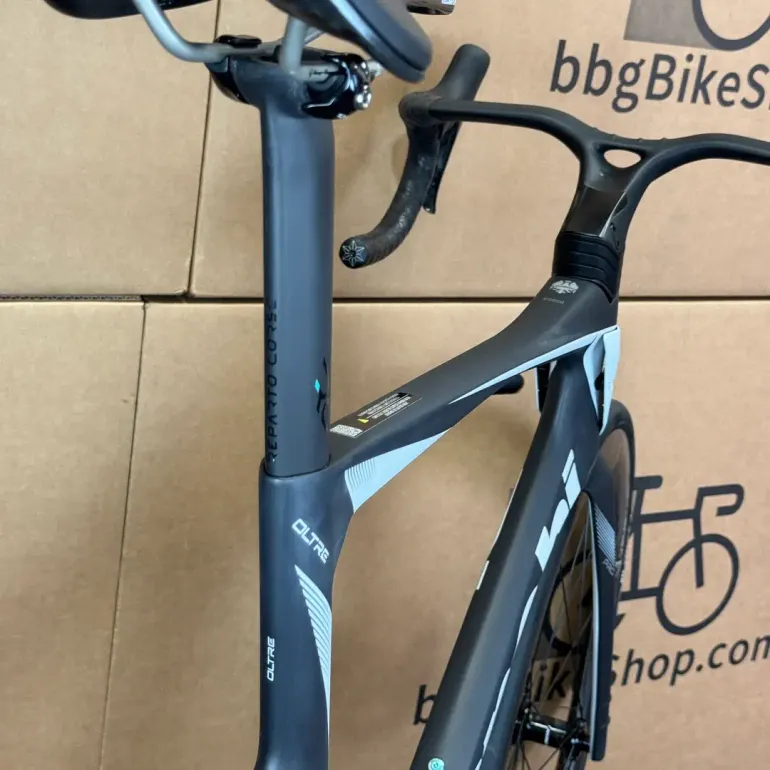 Used Bianchi Oltre Pro Ultegra Di2 12-Speed Carbon Road Bike-2024 (59cm) 2024 Road & Gravel, Black — image 8 of 11