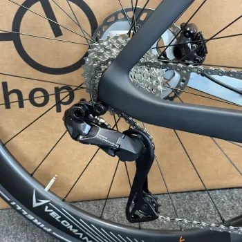 Used Bianchi Oltre Pro Ultegra Di2 12-Speed Carbon Road Bike-2024 (59cm) 2024 Road & Gravel, Black — image 6 of 11
