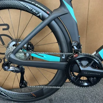 Used Bianchi Bianchi Oltre Pro Ultegra Di2 12-Speed Carbon Road Bike-2024 47cm 2024 Road & Gravel, Black — image 5 of 11