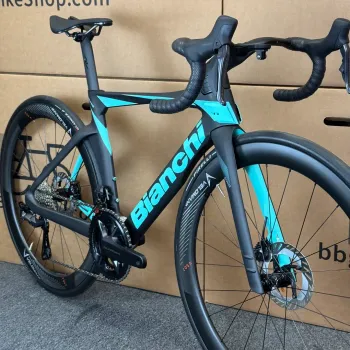 Used Bianchi Bianchi Oltre Pro Ultegra Di2 12-Speed Carbon Road Bike-2024 47cm 2024 Road & Gravel, Black — image 3 of 11