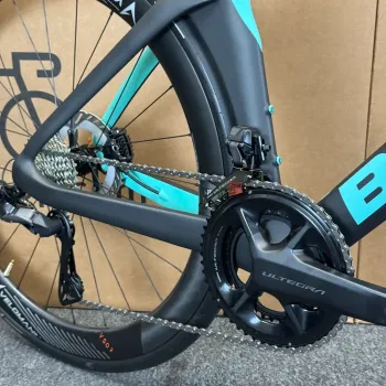 Used Bianchi Oltre Pro Ultegra Di2 12-Speed Carbon Road Bike-2024 (47cm) 2024 Road & Gravel, Black — image 5 of 12