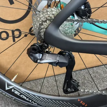 Used Bianchi Oltre Pro Ultegra Di2 12-Speed Carbon Road Bike-2024 (47cm) 2024 Road & Gravel, Black — image 6 of 12