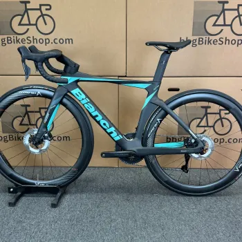 Used Bianchi Oltre Pro Ultegra Di2 12-Speed Carbon Road Bike-2024 (47cm) 2024 Road & Gravel, Black — image 2 of 12