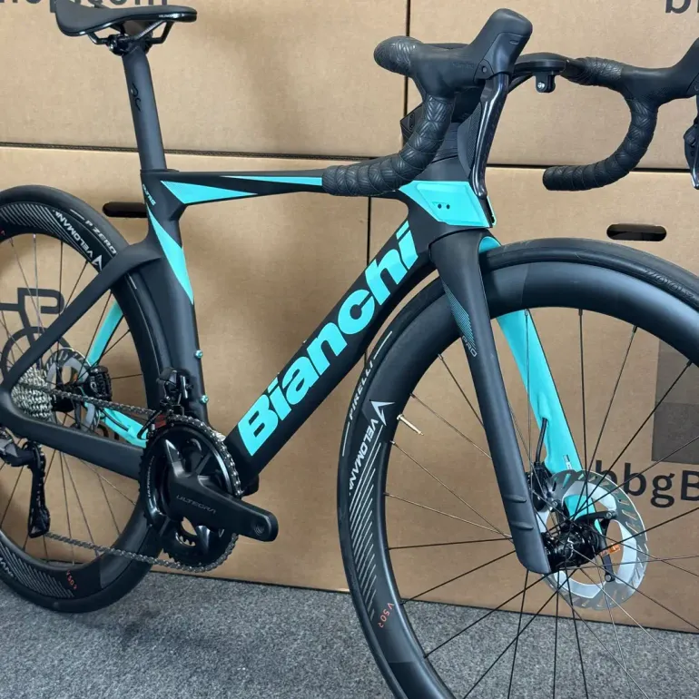 Used Bianchi Oltre Pro Ultegra Di2 12-Speed Carbon Road Bike-2024 (47cm) 2024 Road & Gravel, Black — image 3 of 12
