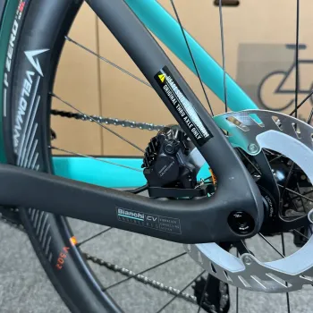 Used Bianchi Oltre Pro Ultegra Di2 12-Speed Carbon Road Bike-2024 (47cm) 2024 Road & Gravel, Black — image 10 of 12