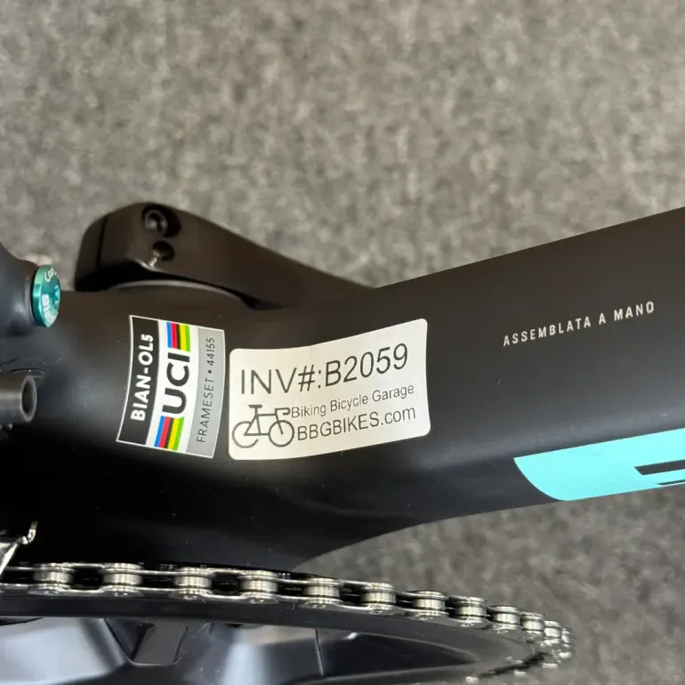 Used Bianchi Oltre Pro Ultegra Di2 12-Speed Carbon Road Bike-2024 (47cm) 2024 Road & Gravel, Black — image 11 of 12