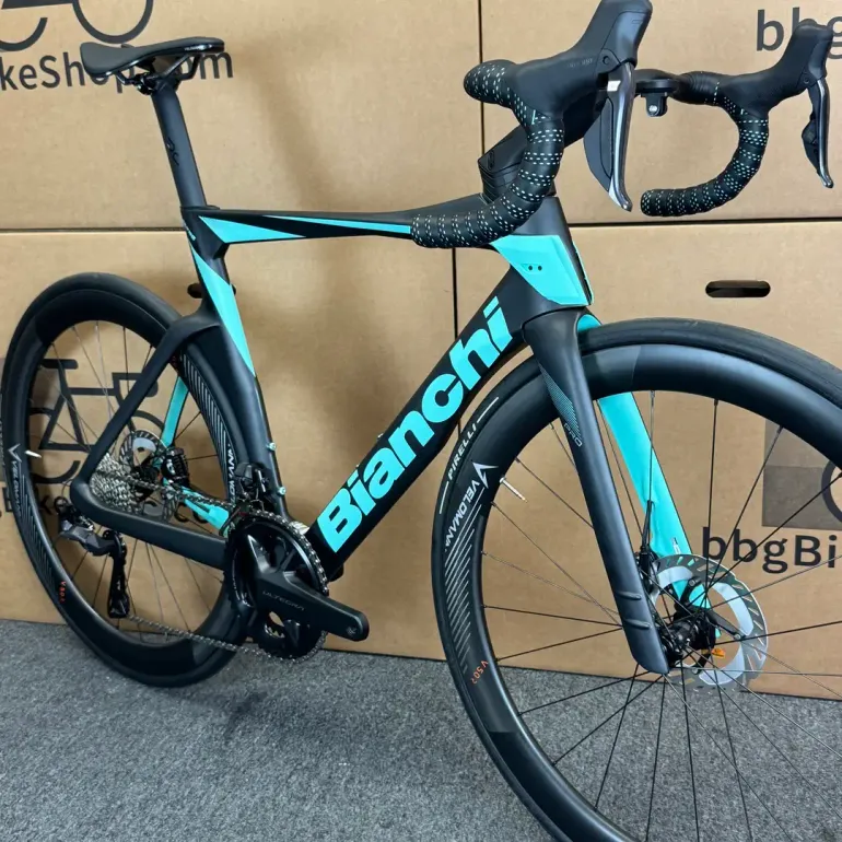 Used Bianchi Oltre Pro Ultegra Di2 12-Speed Carbon Road Bike-2024 (55cm) 2024 Road & Gravel, Black — image 3 of 12