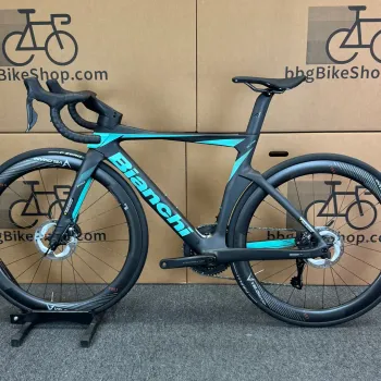 Used Bianchi Bianchi Oltre Pro Ultegra Di2 12-Speed Carbon Road Bike-2024 (50cm) 2024 Road & Gravel, Black — image 2 of 12