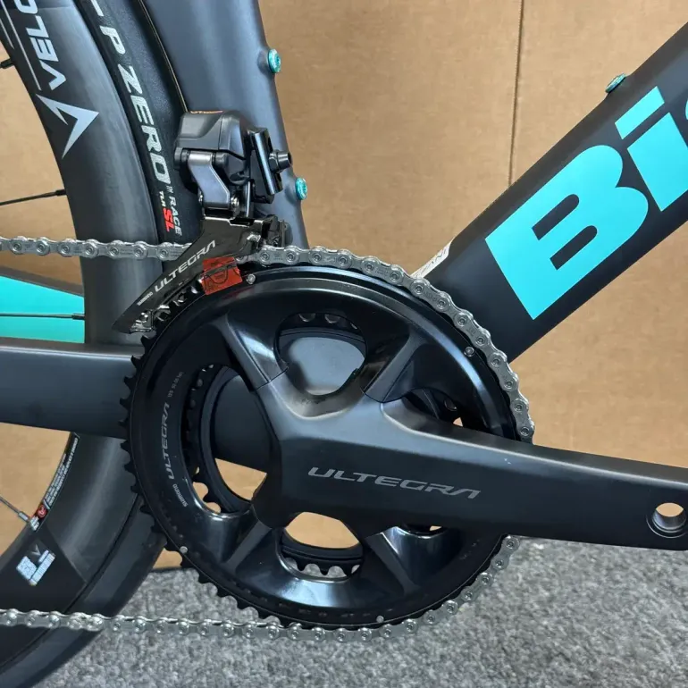 Used Bianchi Bianchi Oltre Pro Ultegra Di2 12-Speed Carbon Road Bike-2024 (50cm) 2024 Road & Gravel, Black — image 5 of 12