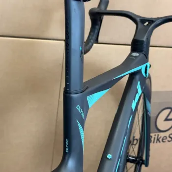 Used Bianchi Bianchi Oltre Pro Ultegra Di2 12-Speed Carbon Road Bike-2024 (50cm) 2024 Road & Gravel, Black — image 8 of 12