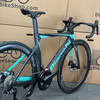 Used Bianchi Bianchi Oltre Pro Ultegra Di2 12-Speed Carbon Road Bike-2024 (50cm) 2024 Road & Gravel, Black — image 7 of 12