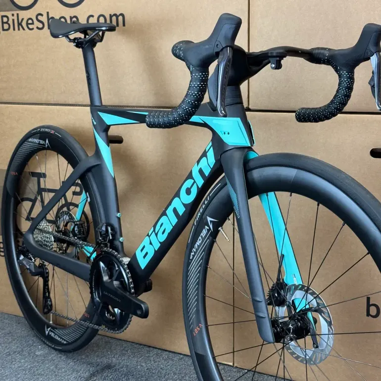 Used Bianchi Oltre Pro Ultegra Di2 12-Speed Carbon Road Bike-2024 (50cm) 2024 Road & Gravel, Black — image 6 of 12