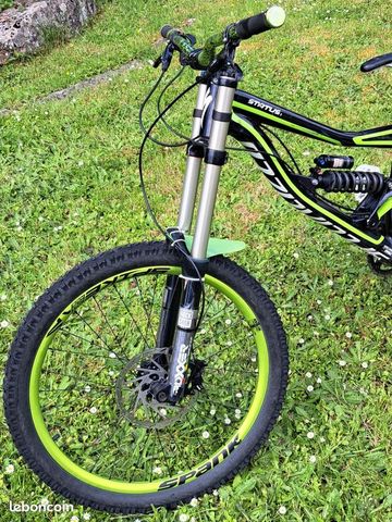 Used Specialized Status Shimano ZEE 2012 Mountainbike, Black, 26 — image 16 of 22