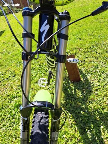 Used Specialized Status Shimano ZEE 2012 Mountainbike, Black, 26 — image 9 of 22