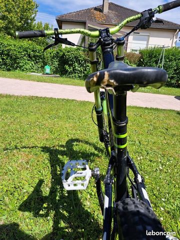 Used Specialized Status Shimano ZEE 2012 Mountainbike, Black, 26 — image 18 of 22