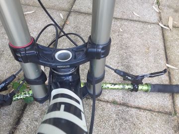 Used Specialized Status Shimano ZEE 2012 Mountainbike, Black, 26 — image 15 of 22