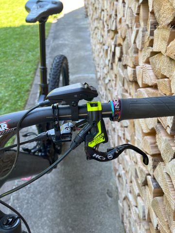 Trek Rail 9.7 Gen 2 2023 2023 Mountainbike usato, Viola — immagine 17 di 24