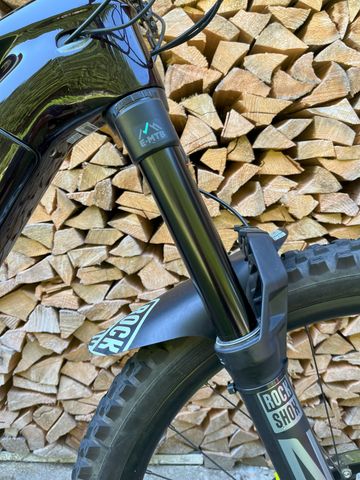 Trek Rail 9.7 Gen 2 2023 2023 Mountainbike usato, Viola — immagine 21 di 24