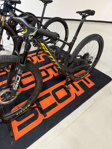 Scott Spark Team Issue 2022 Mountainbike usato, Viola — immagine 5 di 7