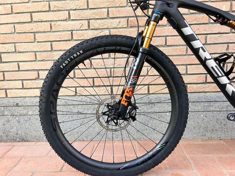 Used Trek SUPERCALIBER GEN. 1 2021 Mountainbike, Negro — image 7 of 13