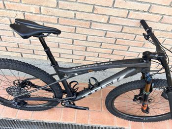 Used Trek SUPERCALIBER GEN. 1 2021 Mountainbike, Negro — image 6 of 13