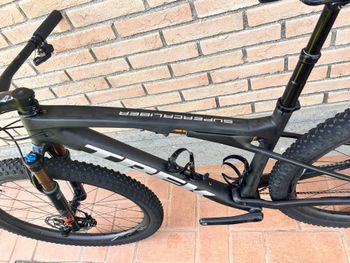 Used Trek SUPERCALIBER GEN. 1 2021 Mountainbike, Negro — image 12 of 13