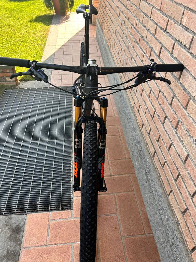 Used Trek SUPERCALIBER GEN. 1 2021 Mountainbike, Negro — image 5 of 13