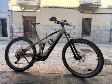 Brugt CUBE Stereo hybrid Shimano Deore LX 2023 Mountainbike — billede 1 af 6