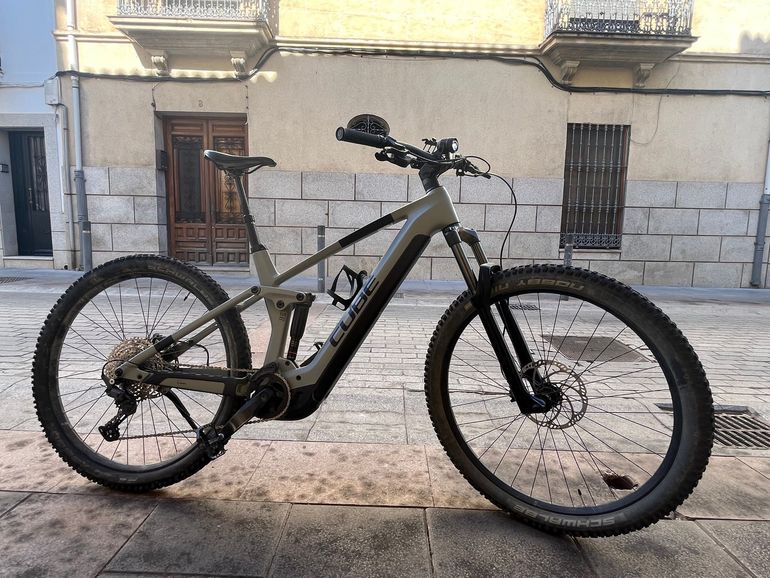 Brugt CUBE Stereo hybrid Shimano Deore LX 2023 Mountainbike — billede 1 af 6