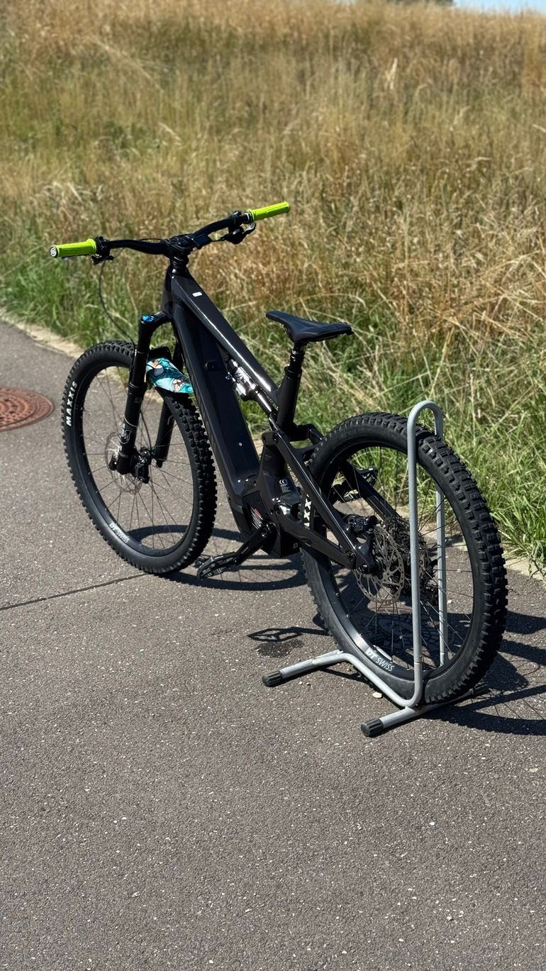 Used Canyon Spectral:ON CF 8 2024 2024 Mountainbike, Schwarz, 29, 27.5 — image 6 of 18