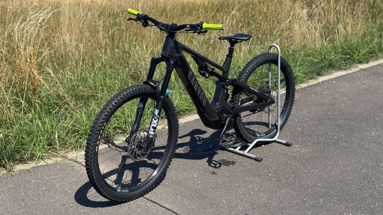 Used Canyon Spectral:ON CF 8 2024 2024 Mountainbike, Schwarz, 29, 27.5 — image 1 of 18