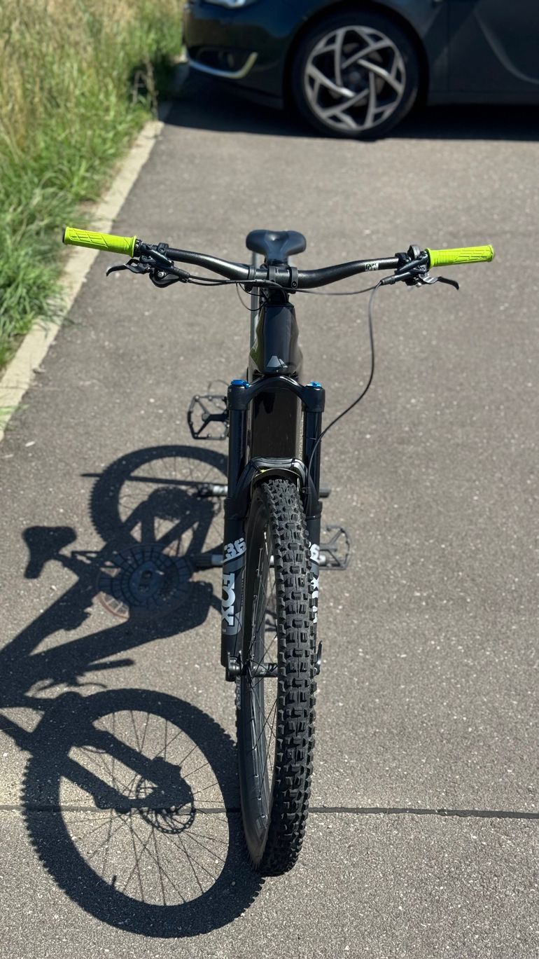 Used Canyon Spectral:ON CF 8 2024 2024 Mountainbike, Schwarz, 29, 27.5 — image 3 of 18