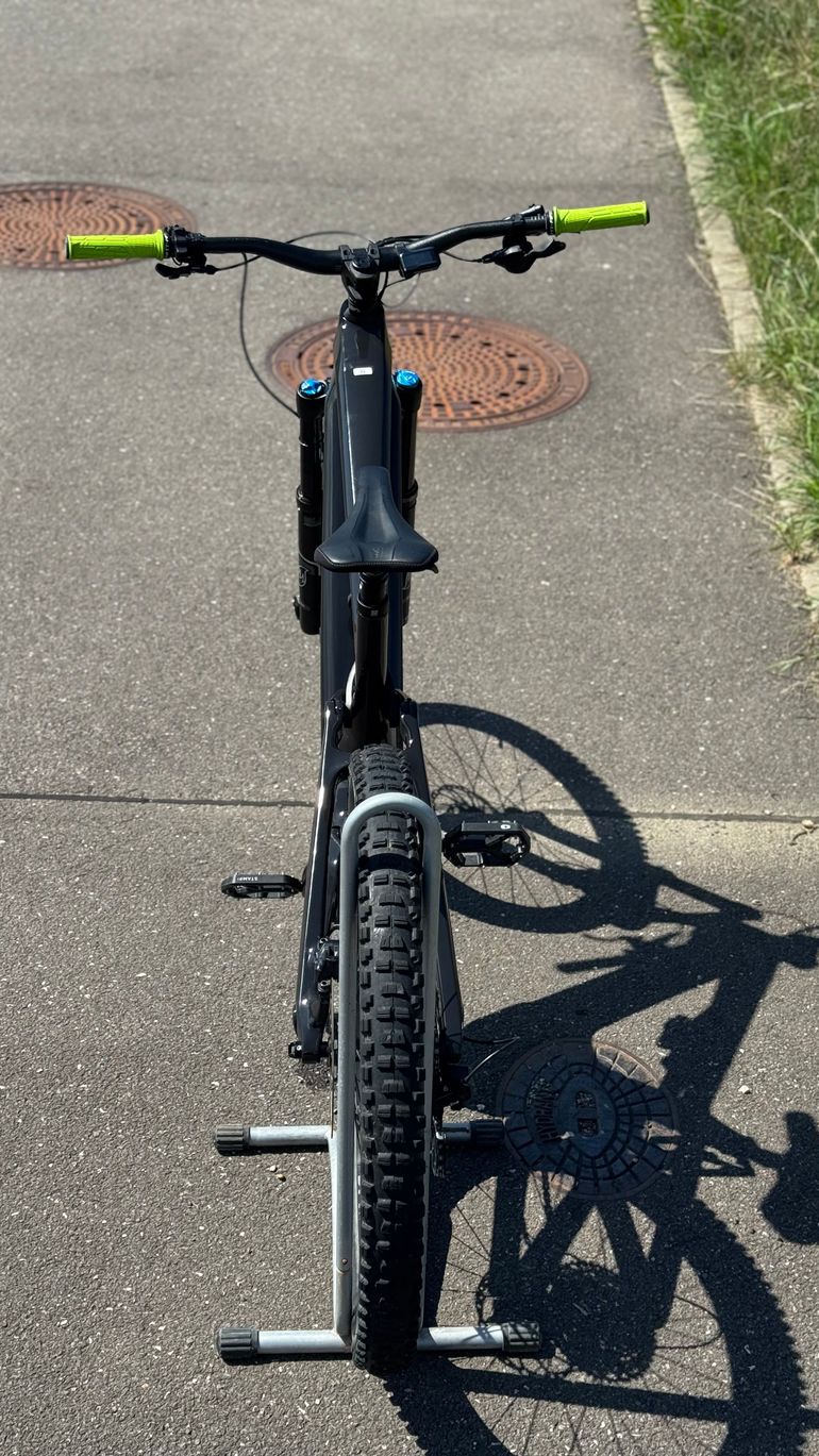 Used Canyon Spectral:ON CF 8 2024 2024 Mountainbike, Schwarz, 29, 27.5 — image 2 of 18