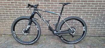 Used Canyon Exceed CF SLX 8 2023 2023 Mountainbike — image 2 of 5